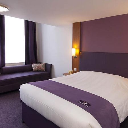 Premier Inn Exeter Central St. Davids Exteriör bild