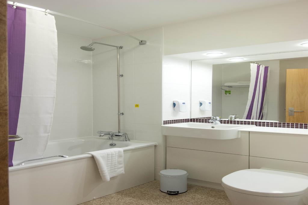 Premier Inn Exeter Central St. Davids Exteriör bild