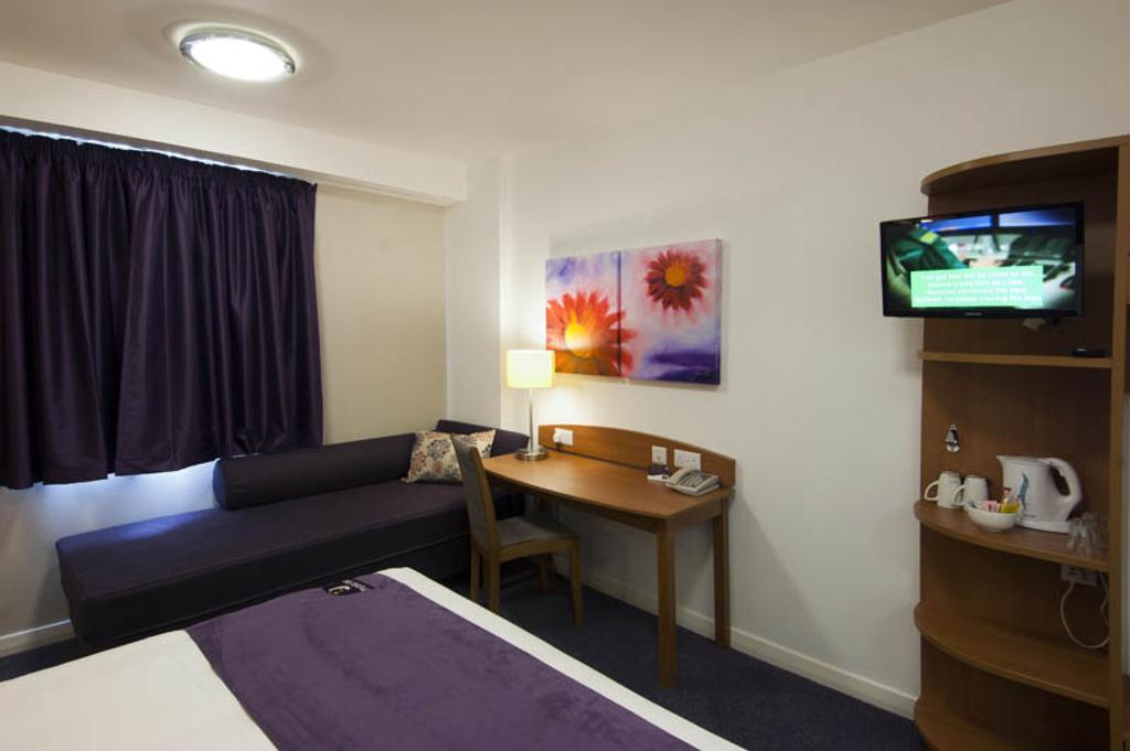 Premier Inn Exeter Central St. Davids Exteriör bild