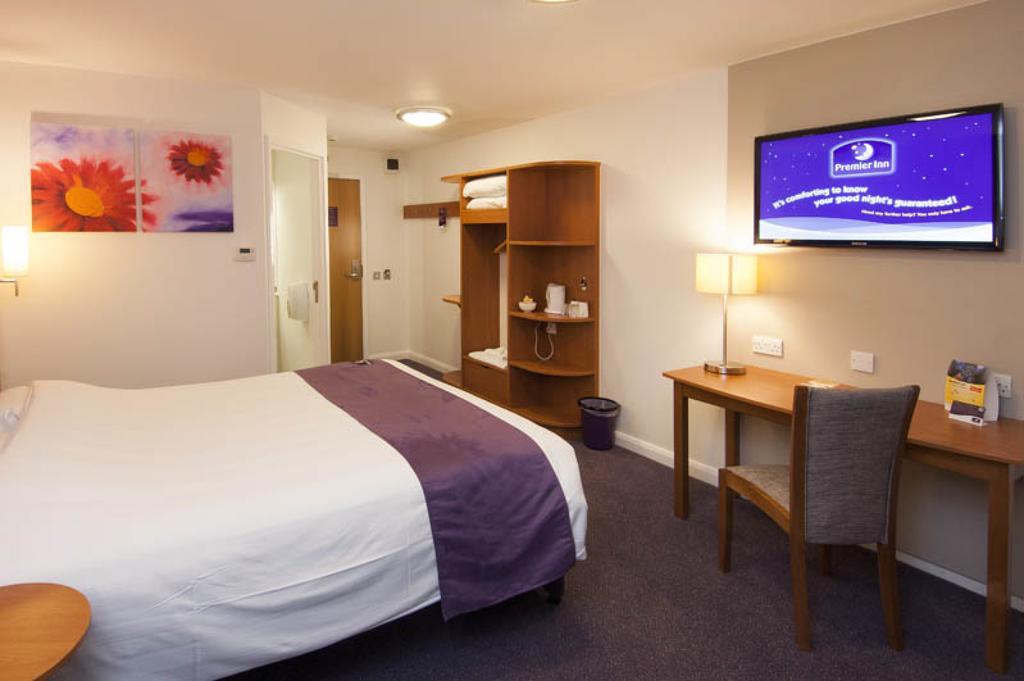 Premier Inn Exeter Central St. Davids Exteriör bild