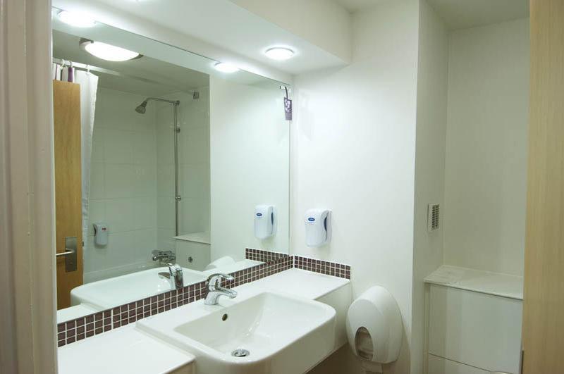 Premier Inn Exeter Central St. Davids Exteriör bild